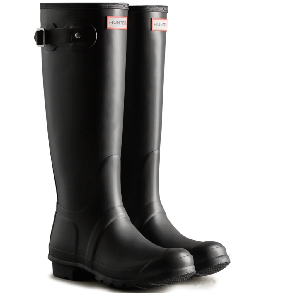 HUNTER RAIN BOOTS (with socks )